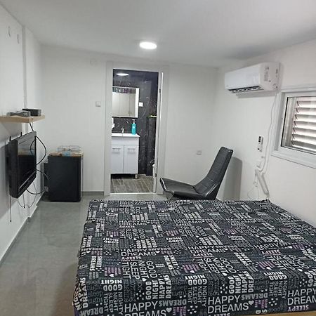 שמילה אירוח 1 Apartman Arad Kültér fotó
