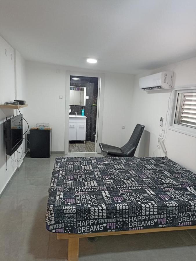 שמילה אירוח 1 Apartman Arad Kültér fotó